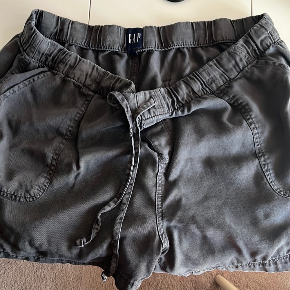Gap shorts